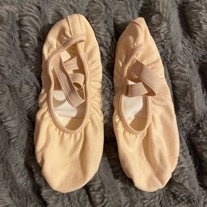 Capezio Hanami Split sole canvas ballet shoe